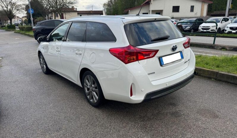 
								TOYOTA – Auris – TS 1.8 Hybrid full									